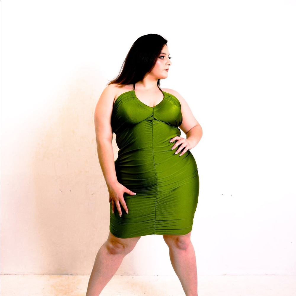 Olive Oyil Chic Women’s Backless Ruched Bodycon Olive Dress
